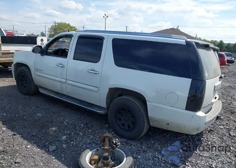 2008 GMC Yukon Xl 1500 Denali z USA, uszkodzony, nr VIN 1GKFK66888J163283